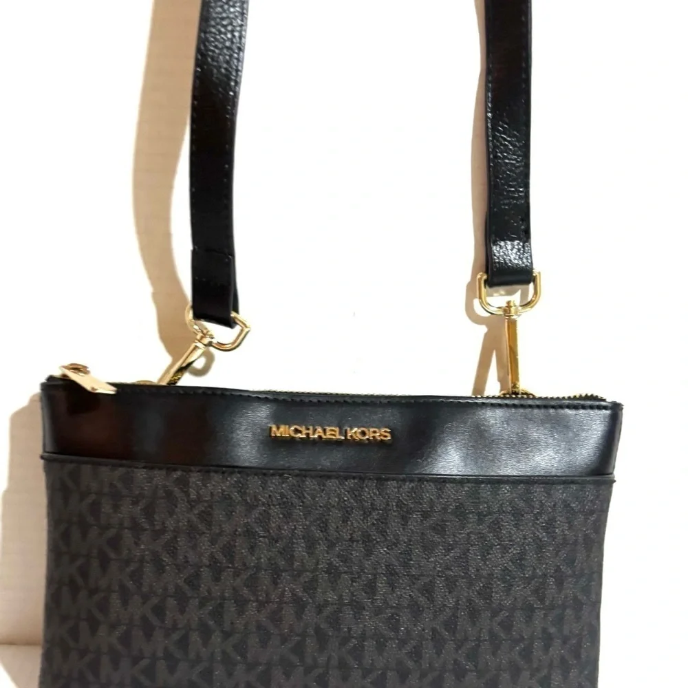 Michael Kors Elegant Black Crossbody Bag